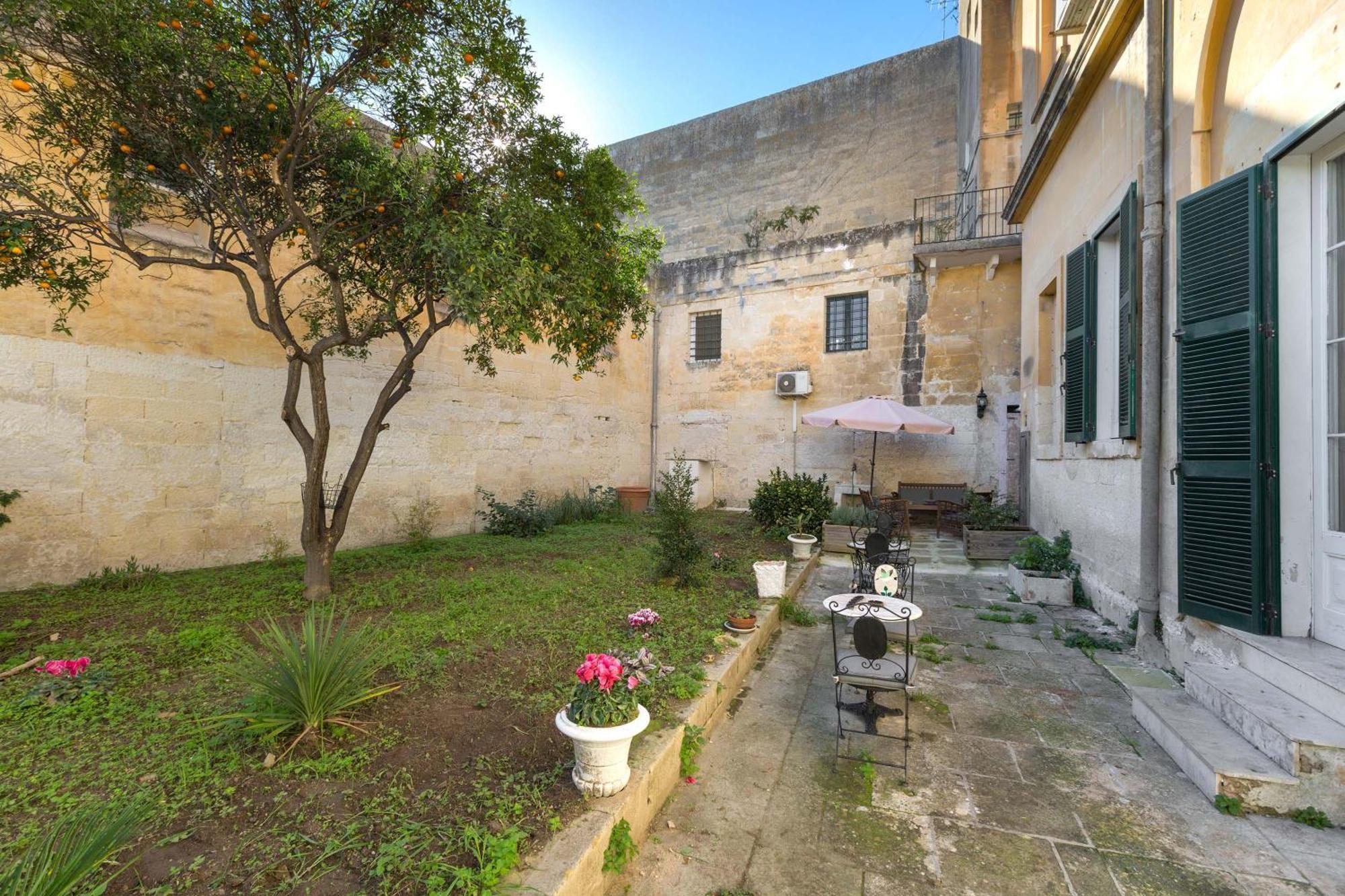 Dongiovanni Suite Lecce Exterior photo